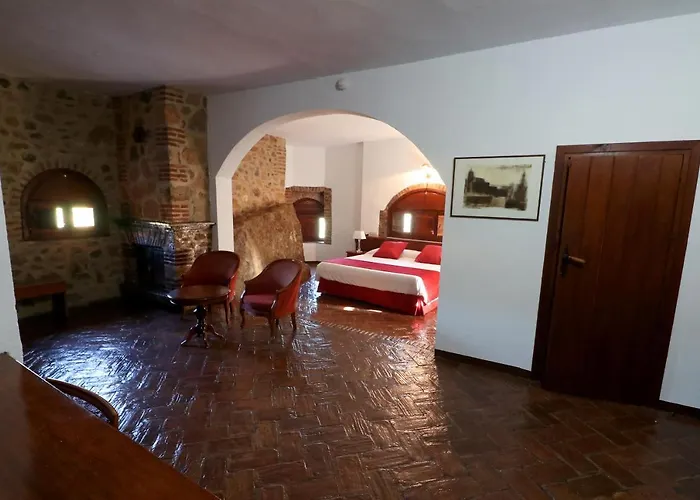 Monasterio De Rocamador Almendral